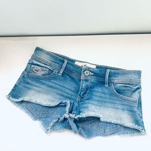Hollister short shorts ombré fringe size 3 stretchy
